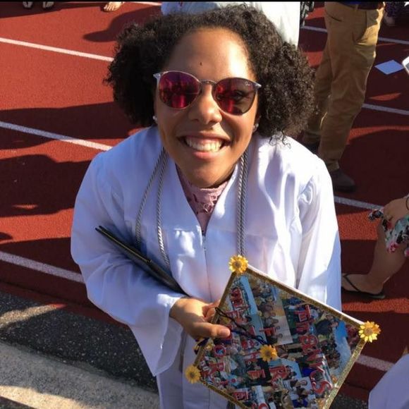 Meet your Posher, Hannah - Picture 1 of 1